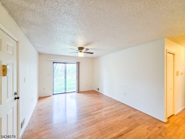 Building Photo - 15 Fisher Dr