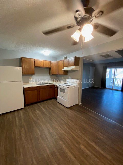 Building Photo - 400 George St