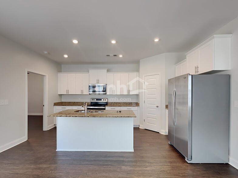 Building Photo - 5327 Tupelo St