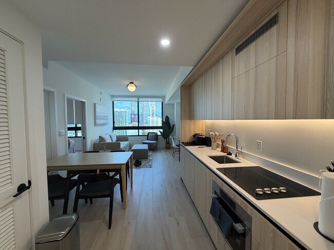 Building Photo - 225 N Miami Ave