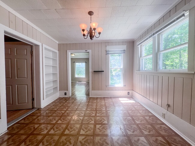 Building Photo - 167 E Seventeenth St