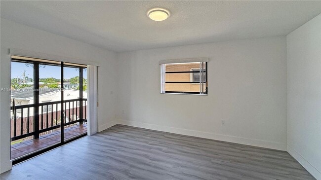 Building Photo - 8877 SW 36th St