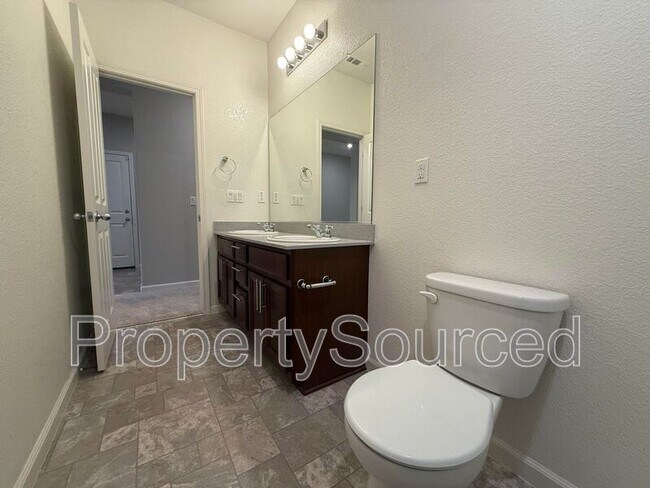 Building Photo - 437 Pendragon St