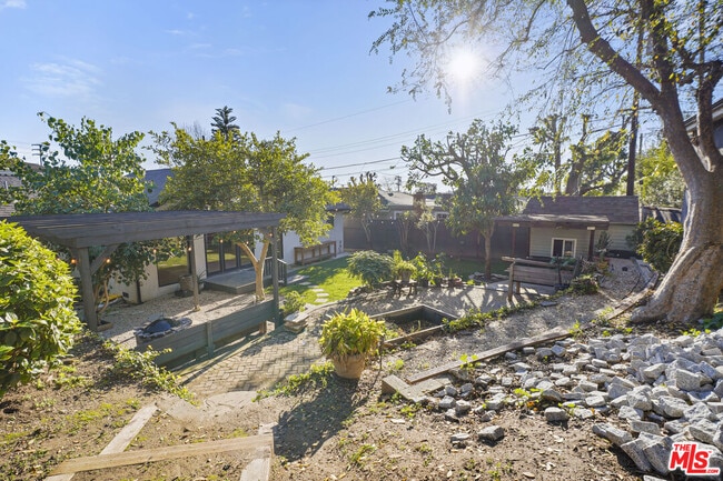 Building Photo - 3604 Stewart Ave