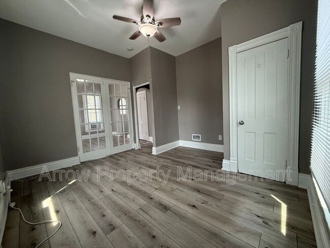 Building Photo - 3038 Walnut Ct