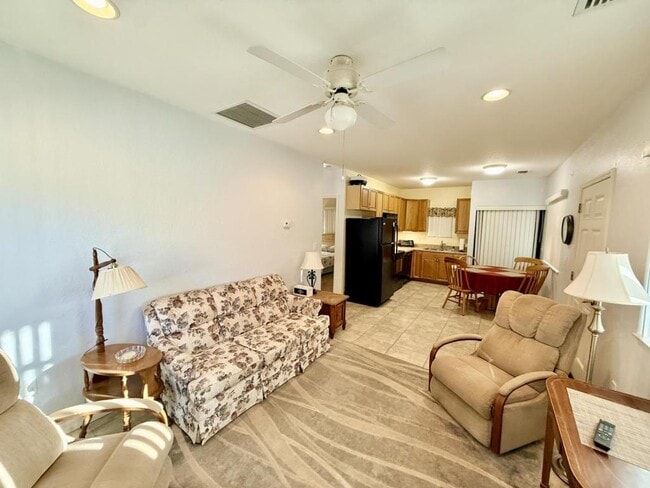 Building Photo - 1528 1/2 41st Ave N