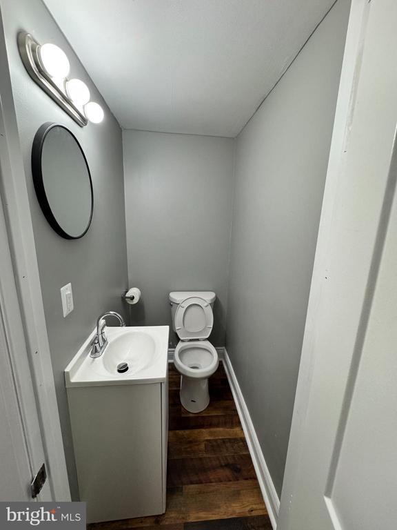 Building Photo - 1908 W Somerset St