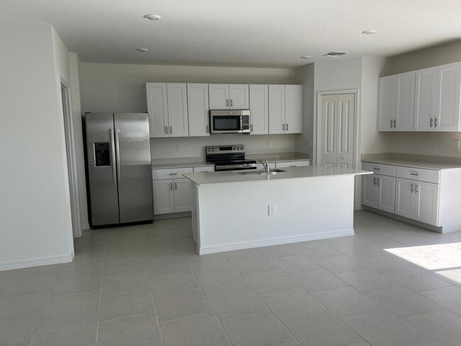 Building Photo - 372 Compese Ave S