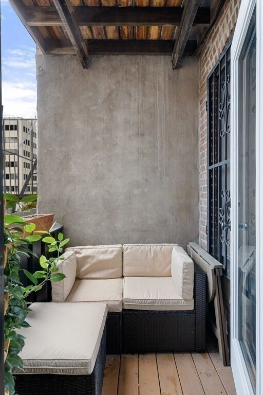 Building Photo - 9 Hancock St