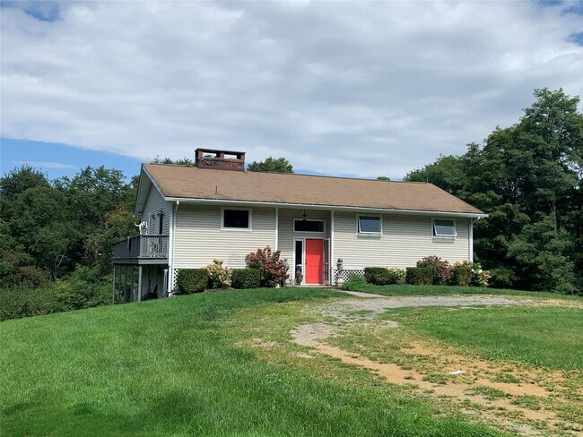 Primary Photo - 860 Hunns Lake Rd