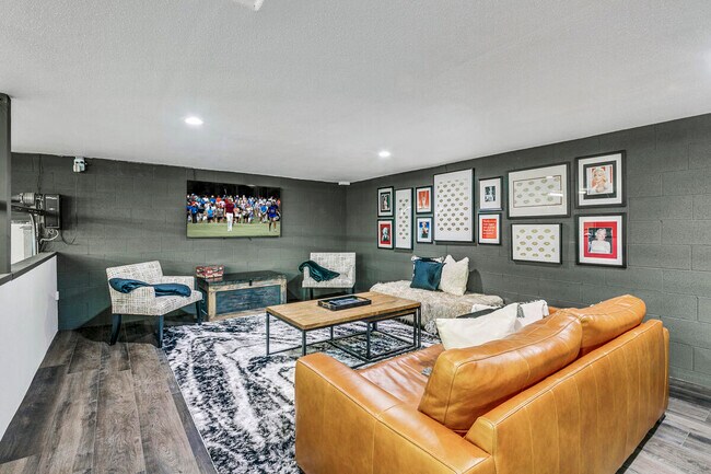 Building Photo - 41370 Sparkey Way