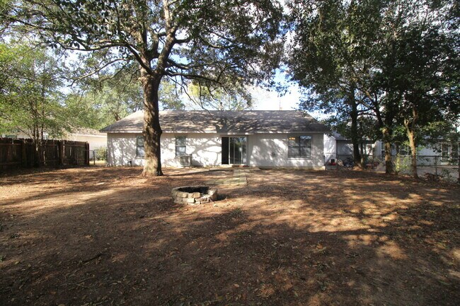 Building Photo - Option 2 (Lifestyle-Focused): Spacious & Stylish 3BR/2BA Home in Avondale Near NAS Pensacola | Va...