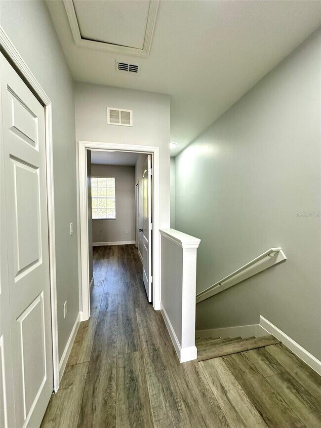 Building Photo - 918 Chelsea Dr