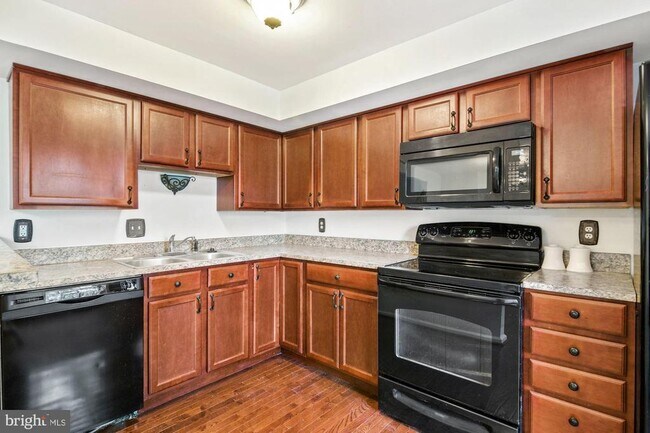 Building Photo - 302 Ridgecrest Ct
