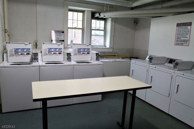 Building Photo - 503 Carleton Rd