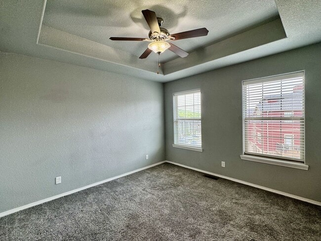 Building Photo - Nice 2 bedroom townhome close to I-49