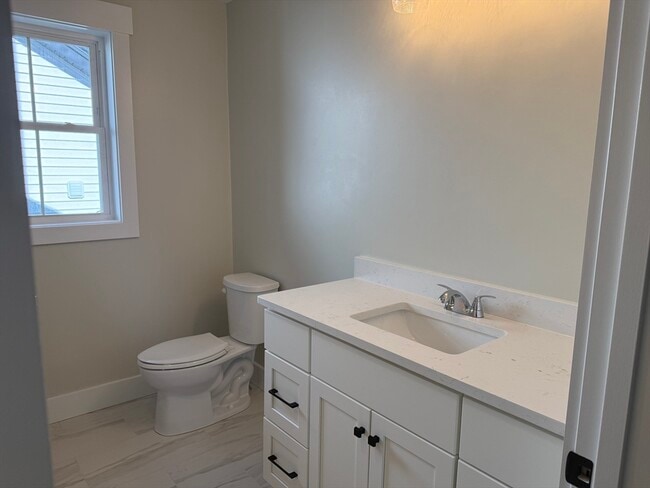 Building Photo - 480 Wareham St