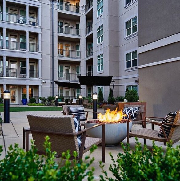 Building Photo - 4845 Ashley Park Ln