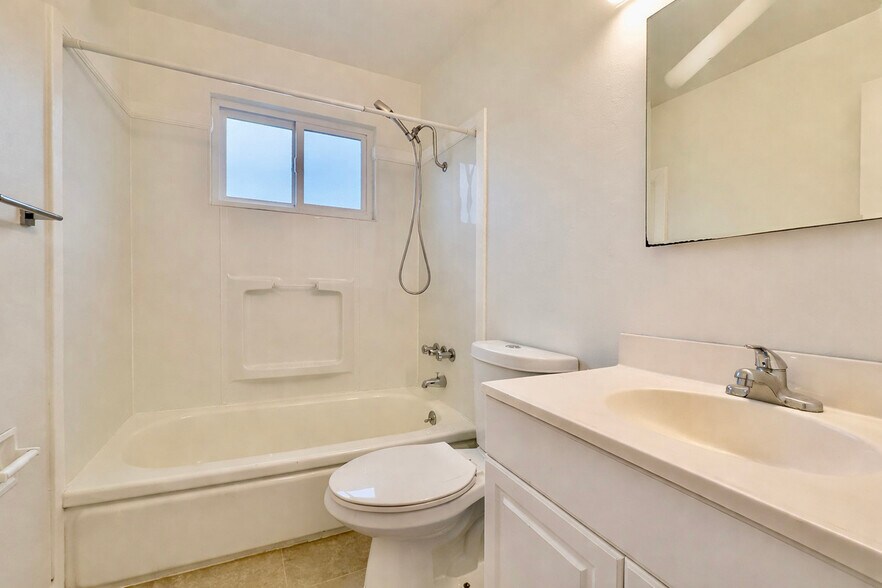 Building Photo - 6501 Raymond St