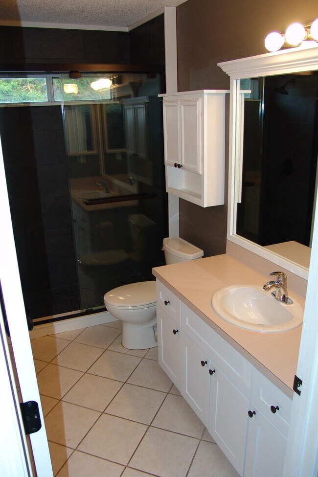 Building Photo - 1208 Pheasant Run Dr