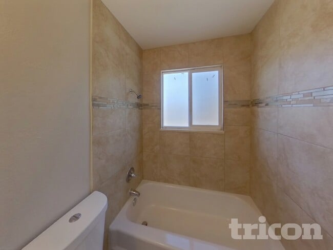 Building Photo - 1103 Livingston Ave