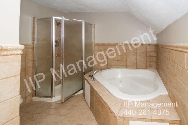 Building Photo - 18506 Chagrin Blvd