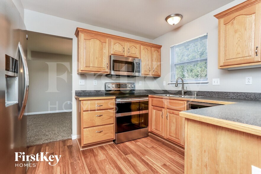 Building Photo - 250 Old Chesapeake Dr