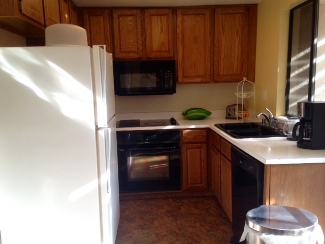 Kitchen - 583 Churchill Downs Ct