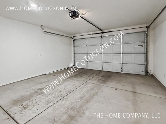 Building Photo - 8828 E Stone Meadow Cir