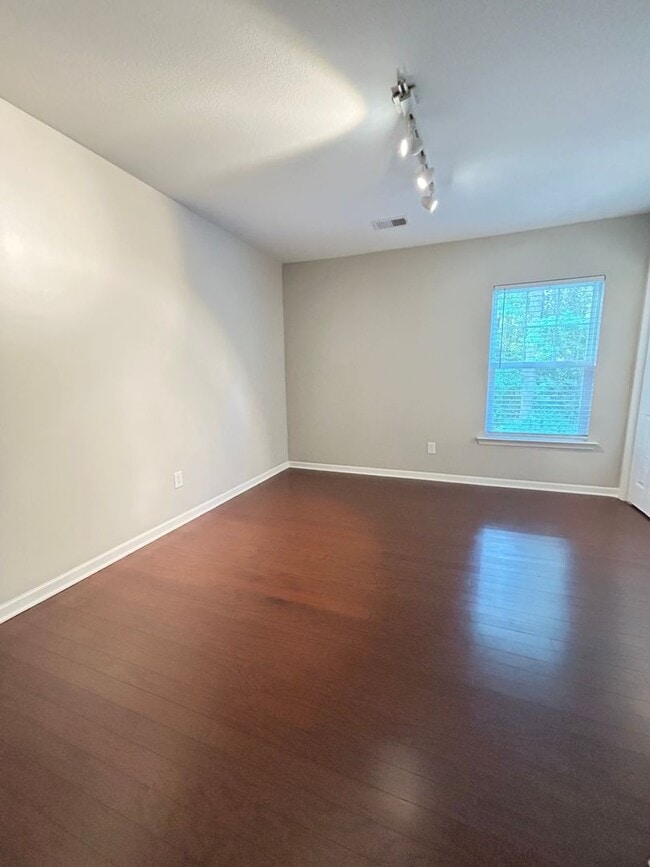 Building Photo - DOWNTOWN COLUMBIA'S CANAL PLACE