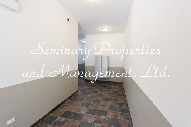 Building Photo - 3647 N Southport Ave