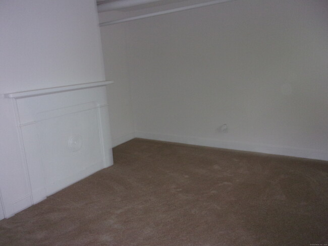 Building Photo - 1555 Stafford Rd
