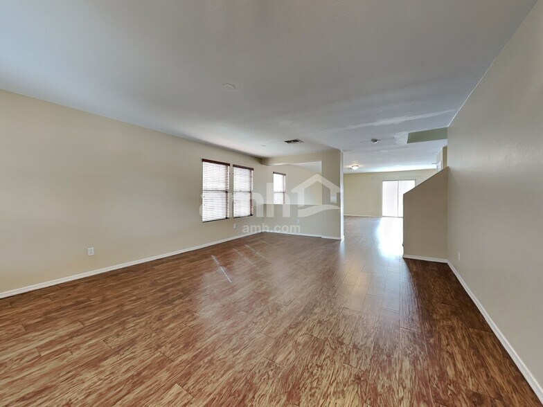 Building Photo - 3219 W Saint Anne Ave