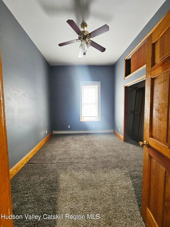 Building Photo - 305 Main St