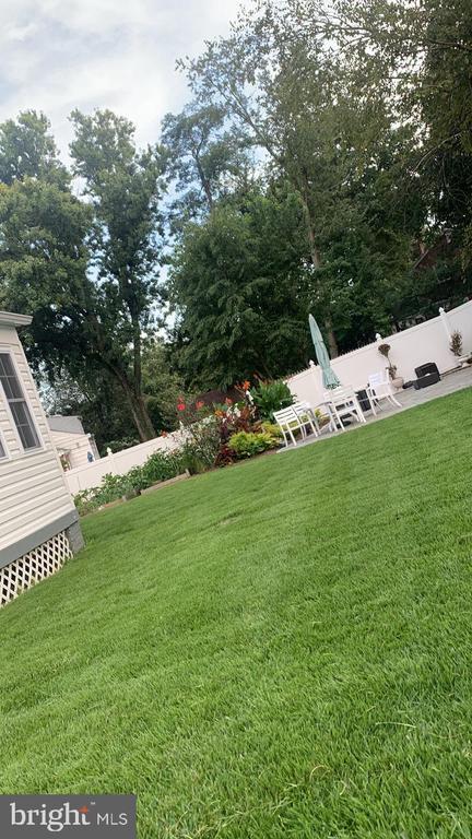 Building Photo - 9006 Linton St