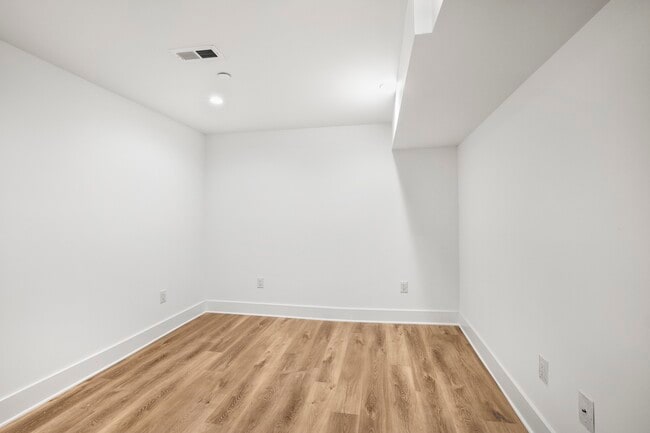 Building Photo - 1328 S 9th St