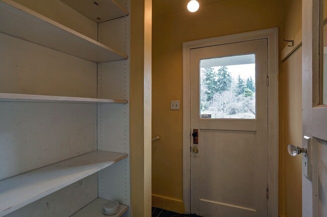 Building Photo - 2 Bed, 2 Bath Home in Historic Birchwood Neighborhood