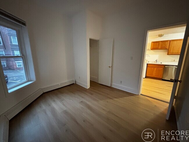 Building Photo - 675 Washington St