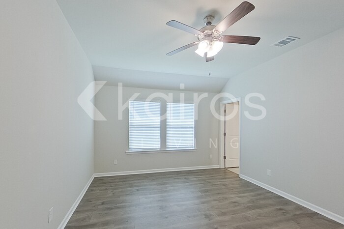 Building Photo - 405 Mango Dr