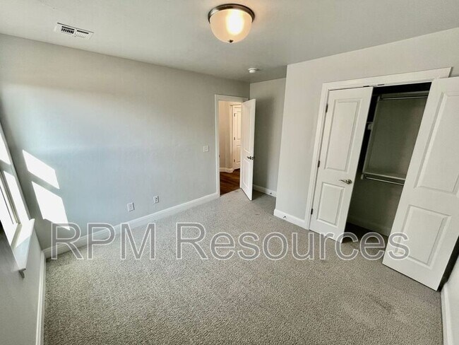 Building Photo - 9100 Yassir Blvd