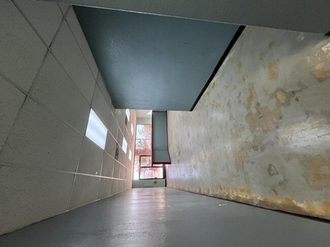 Building Photo - 4401 W Rosamond Blvd