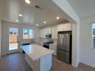Building Photo - 6575 E Cresthaven Dr