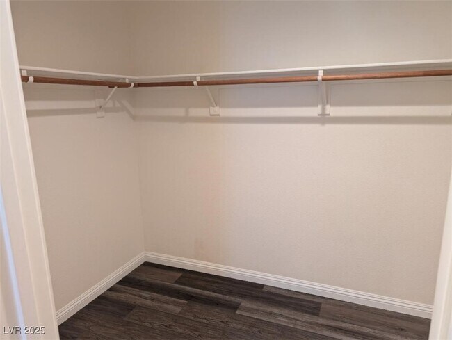 Building Photo - 1232 Swanbrooke Dr