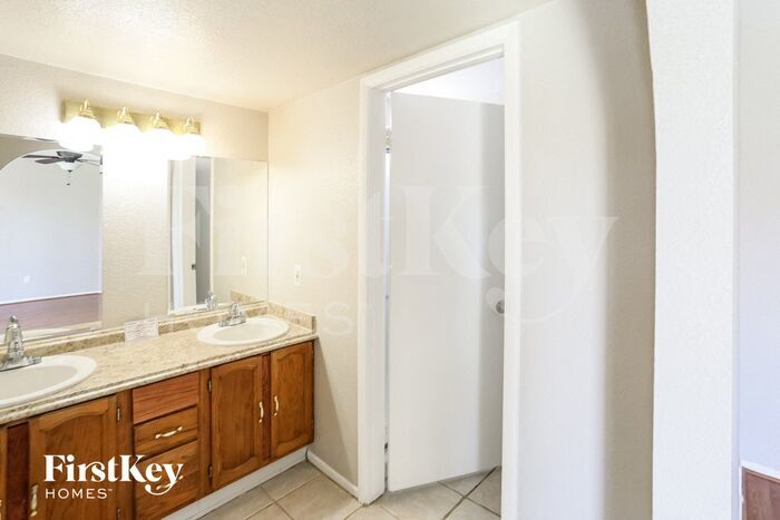 Building Photo - 5339 W Cholla St