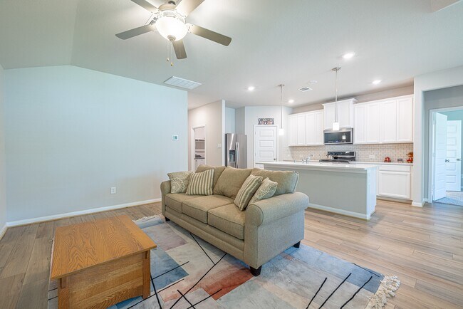 Building Photo - 17705 Hanson Ridge Dr