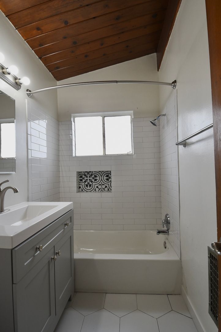 Building Photo - 6300 Coldwater Canyon Ave