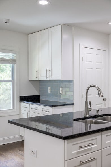 Building Photo - 2065 W Flat Shoals Terrace