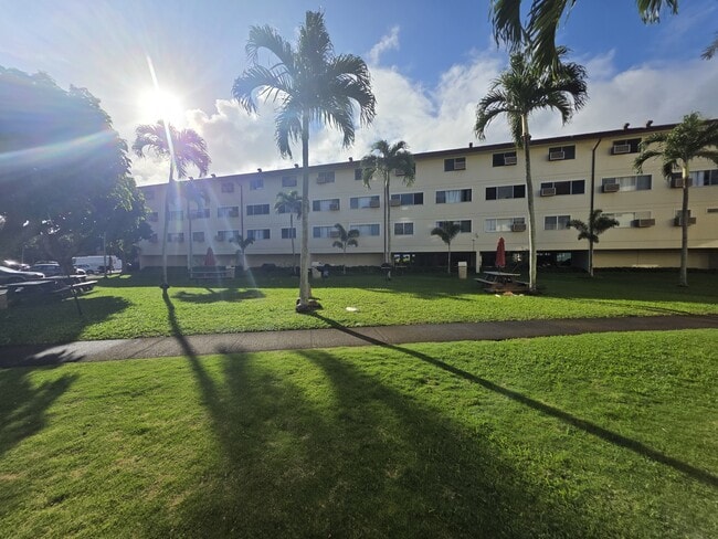 Building Photo - 350 Aoloa St