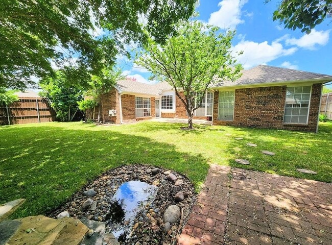 Building Photo - 3708 Racquet Ct