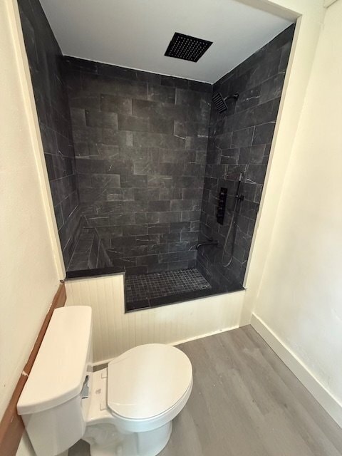 Building Photo - Walk to Downtown Norway from This Bright, Beautifully Renovated First-Floor Apartment